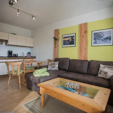 Welcome In - Appartement Touch Of Canada' Met Terras En Uitzicht Op De Bergen Апартаменты *