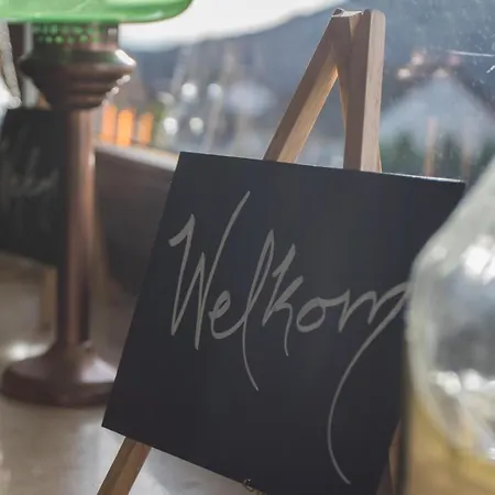 Welcome In - Appartement Touch Of Canada' Met Terras En Uitzicht Op De Bergen Apartment *